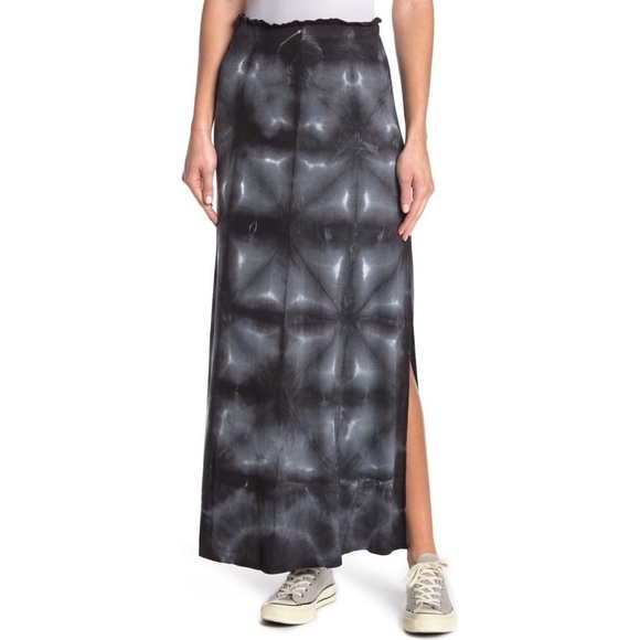 GO Couture Side Slit Ruffled Maxi Skirt Size X-Large - Picture 1 of 5